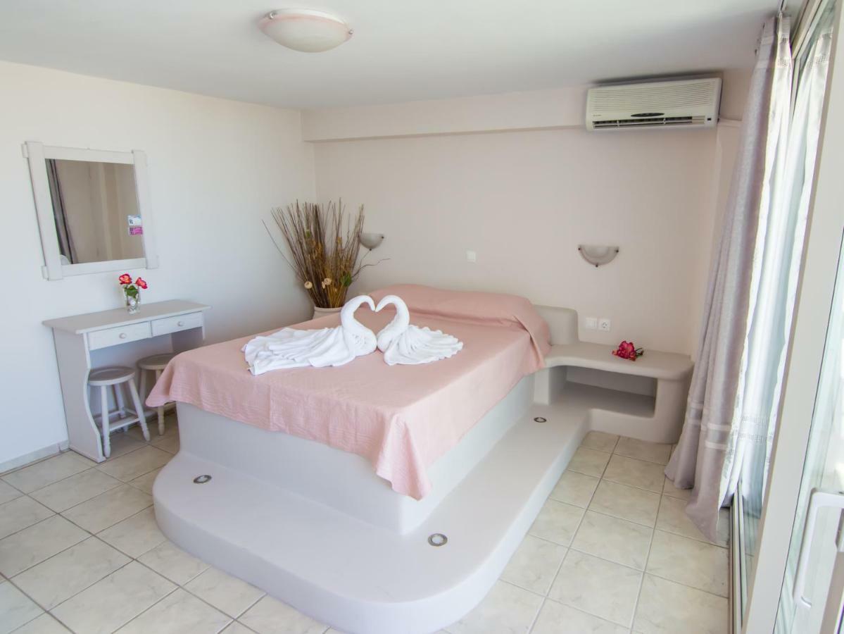 Kionia Panorama Studios Luaran gambar